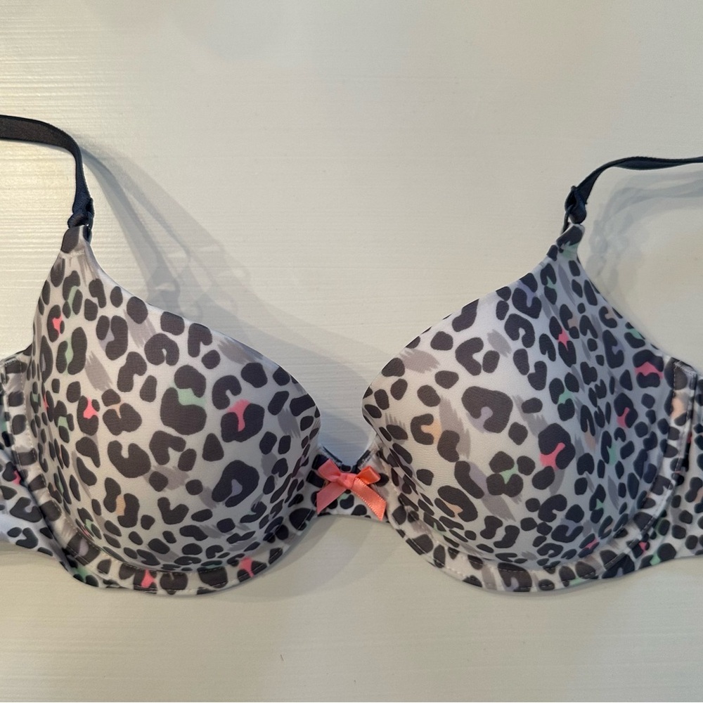 Victoria’s Secret Body underwire demi bra leopard/pink.